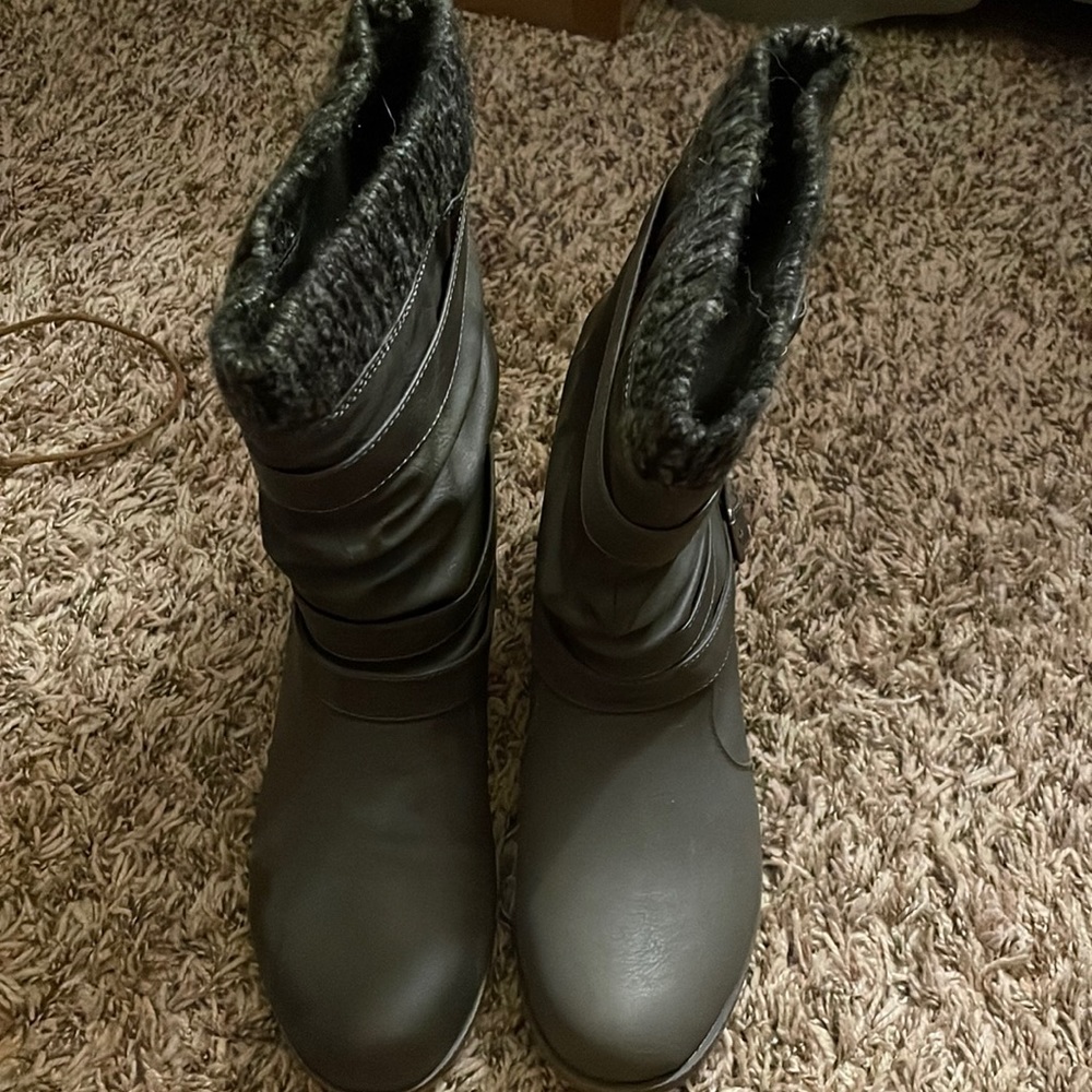 Women’s Nafise boots! Never worn!
